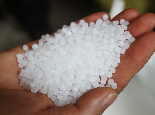 Yantai Double Plastic Industry Co., Ltd. vaatii 100 % Virgin HDPE -raaka-aineita korkealaatuisten, ympäristöystävällisten ja kestävien muoviverkkojen luomiseksi